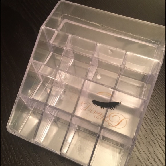 2 Make Up Organizers - Picture 2 of 6